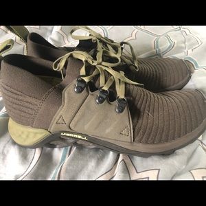 Men’s US size 9 Recovery shoes super comfortable!